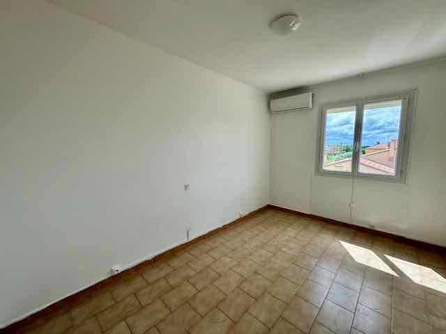 Location Cabinet Collet - NISSAN-LEZ-ENSERUNE