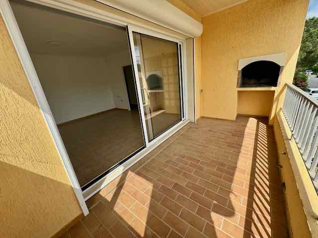 Cliquez sur l'image pour l'agrandir Location Cabinet Collet - NISSAN-LEZ-ENSERUNE