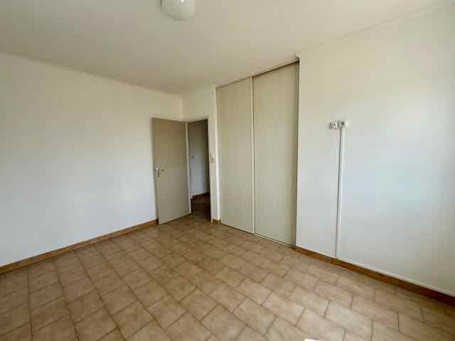 Cliquez sur l'image pour l'agrandir Location Cabinet Collet - NISSAN-LEZ-ENSERUNE