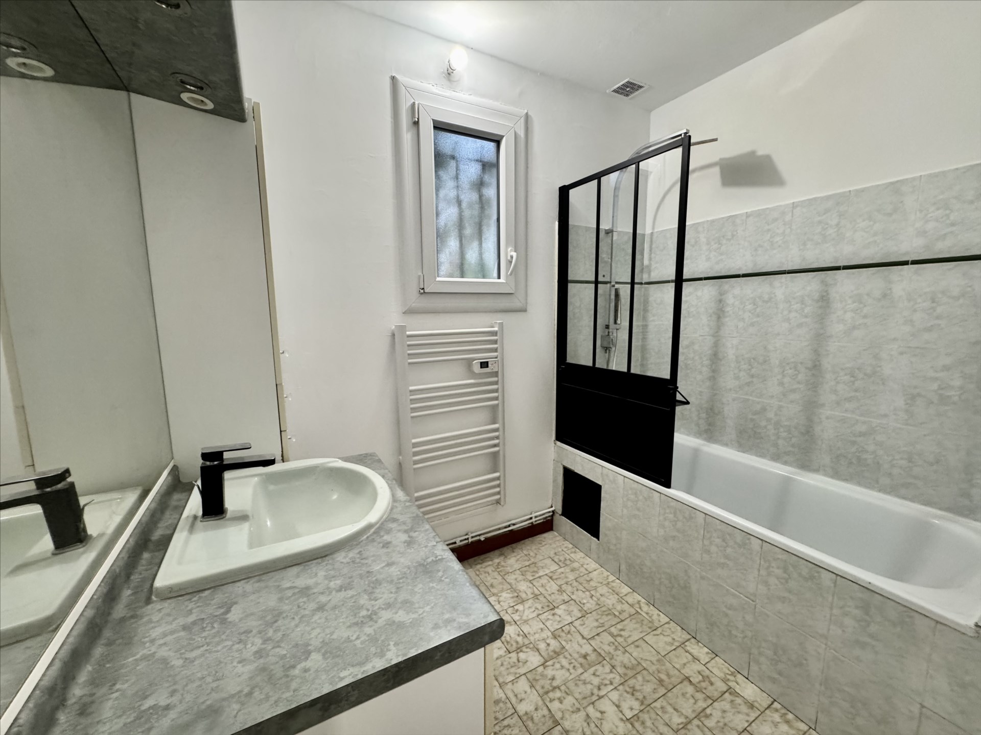 Cliquez sur l'image pour l'agrandir Location Cabinet Collet - SERIGNAN