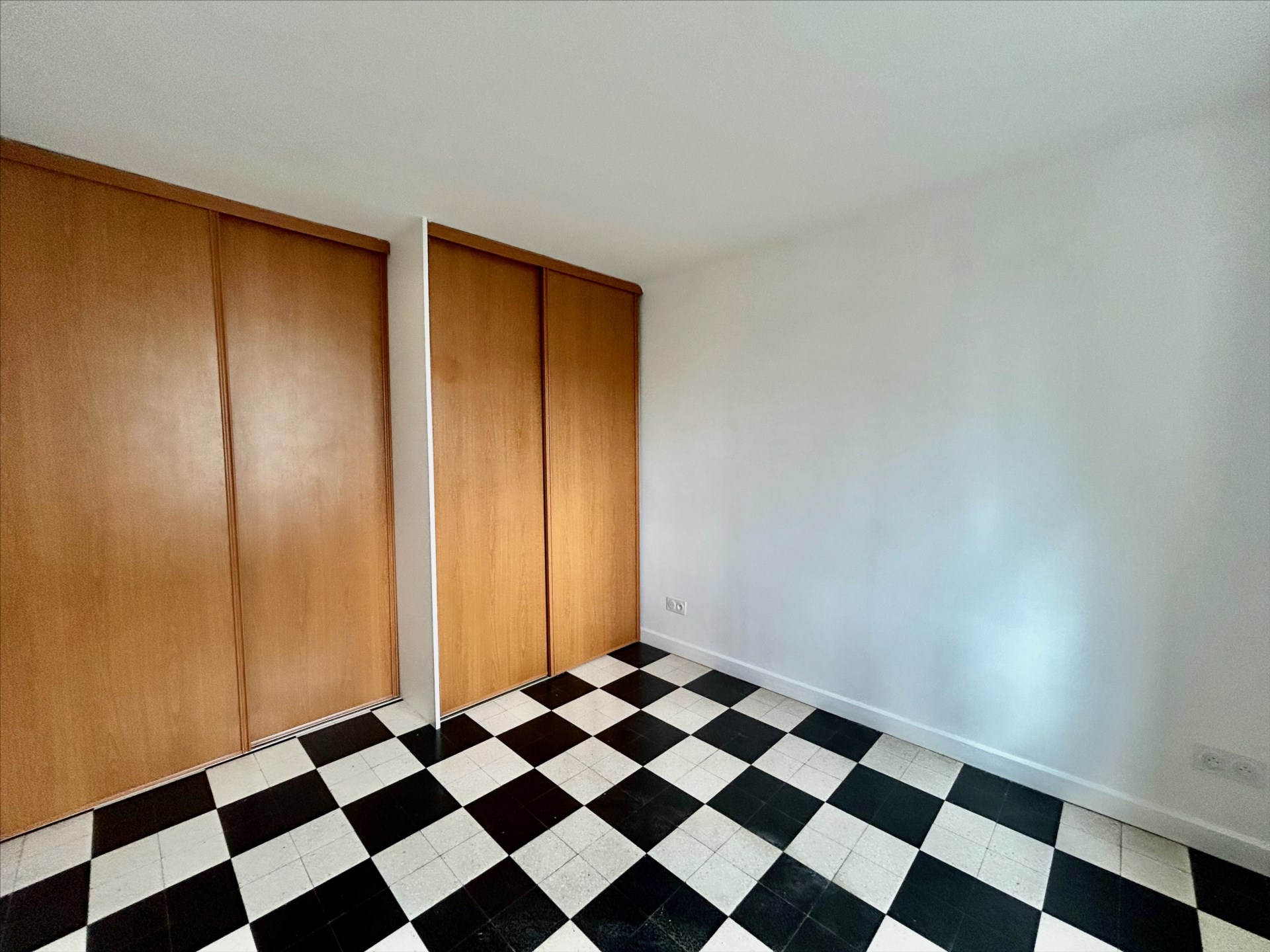 Cliquez sur l'image pour l'agrandir Location Cabinet Collet - BEZIERS