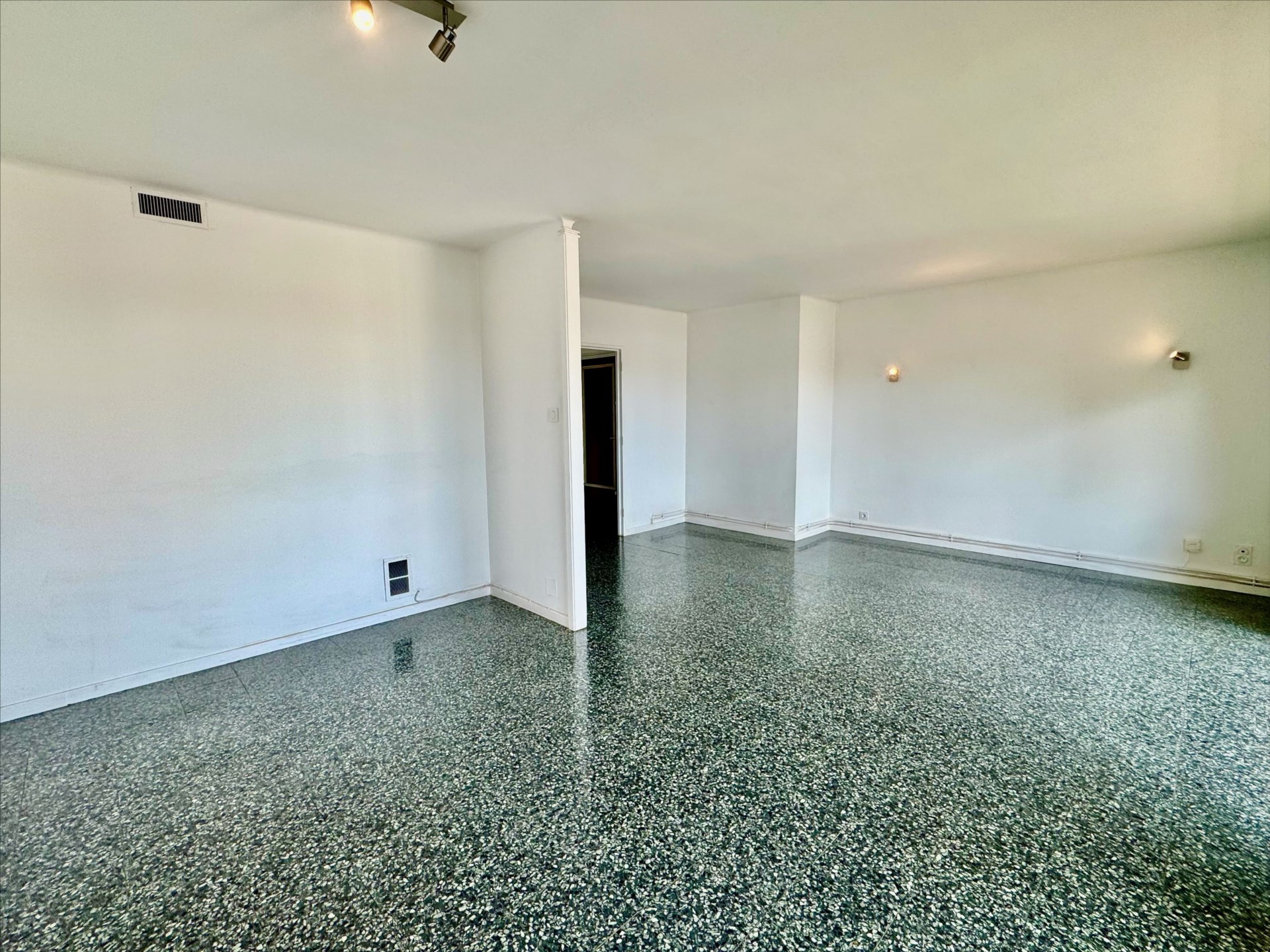 Cliquez sur l'image pour l'agrandir Location Cabinet Collet - BEZIERS