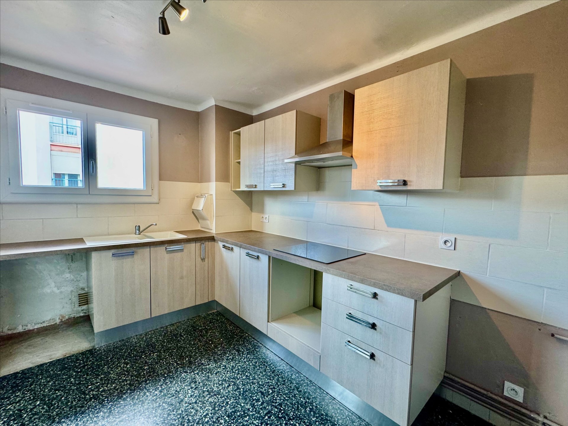 Cliquez sur l'image pour l'agrandir Location Cabinet Collet - BEZIERS