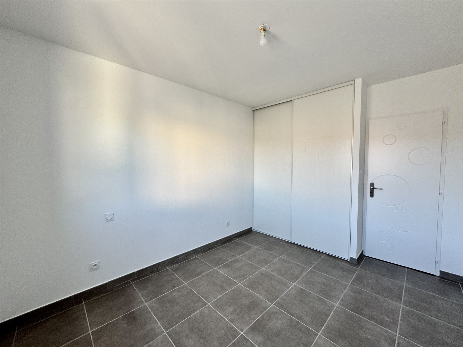 Location Cabinet Collet - NISSAN-LEZ-ENSERUNE