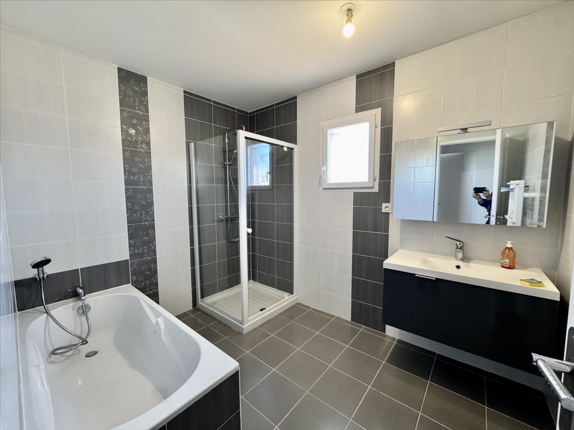 Location Cabinet Collet - NISSAN-LEZ-ENSERUNE