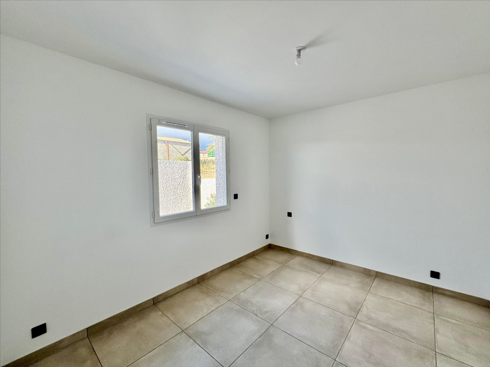 Cliquez sur l'image pour l'agrandir Location Cabinet Collet - BIZE-MINERVOIS