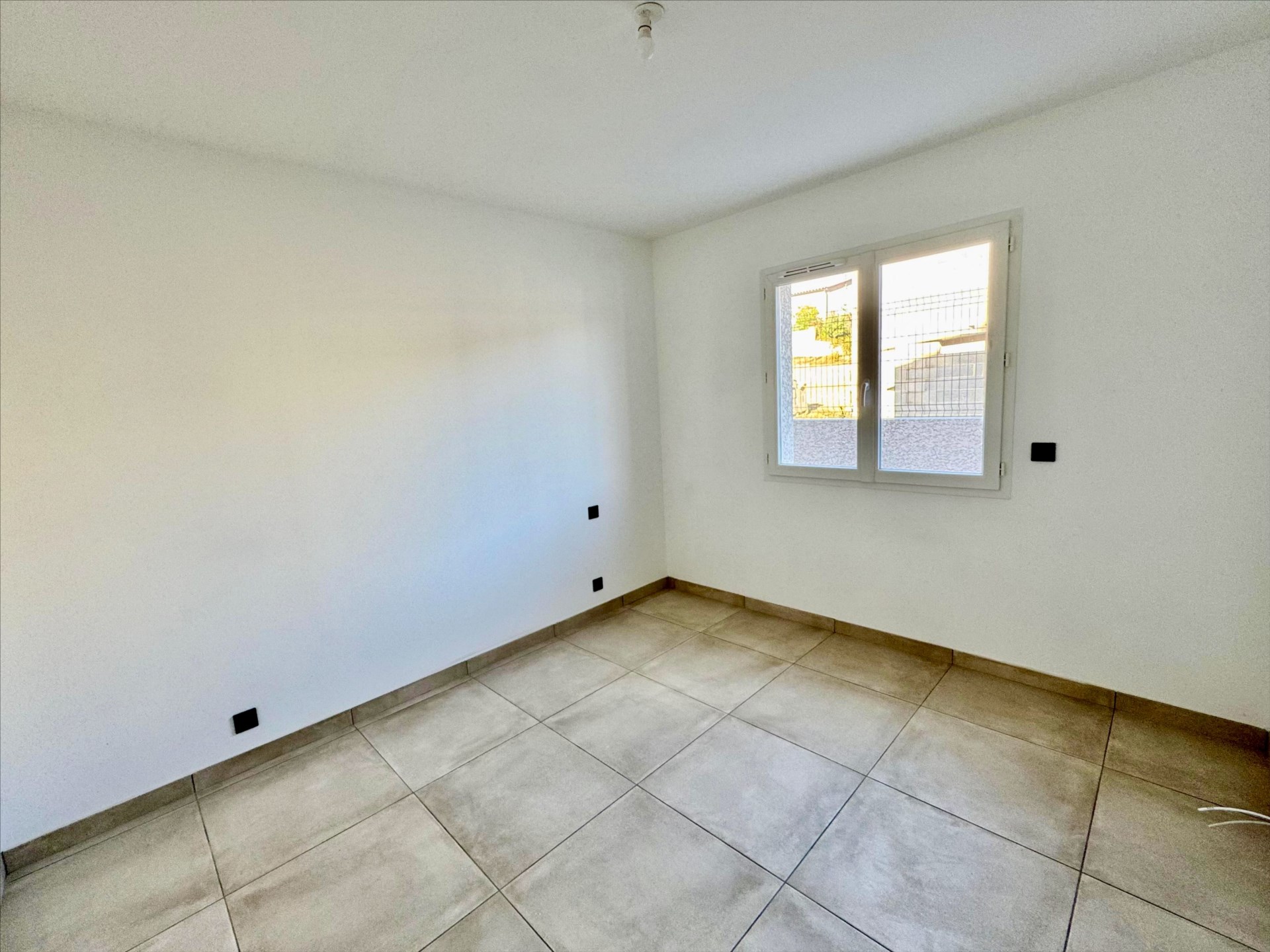 Cliquez sur l'image pour l'agrandir Location Cabinet Collet - BIZE-MINERVOIS