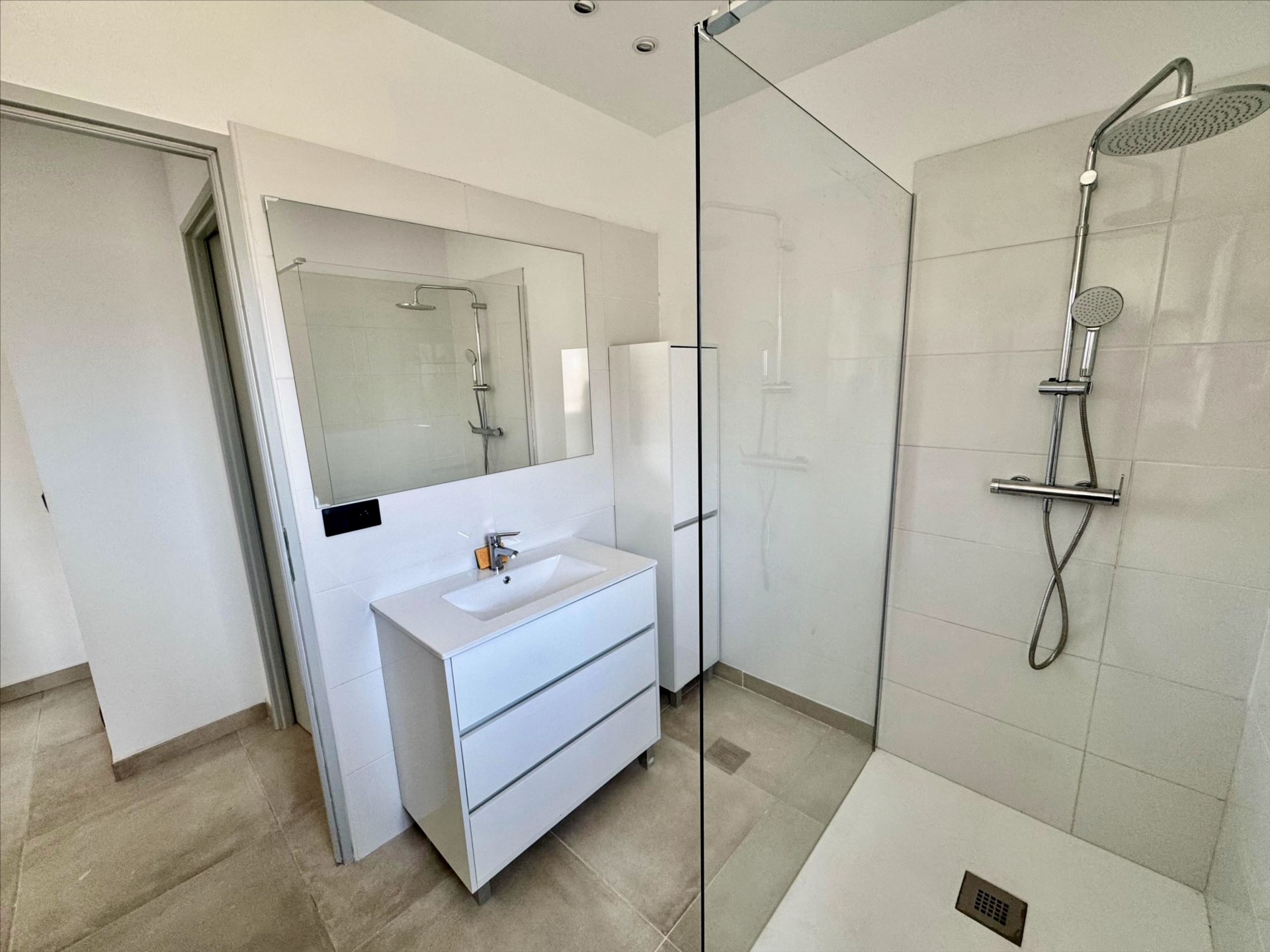 Cliquez sur l'image pour l'agrandir Location Cabinet Collet - BIZE-MINERVOIS