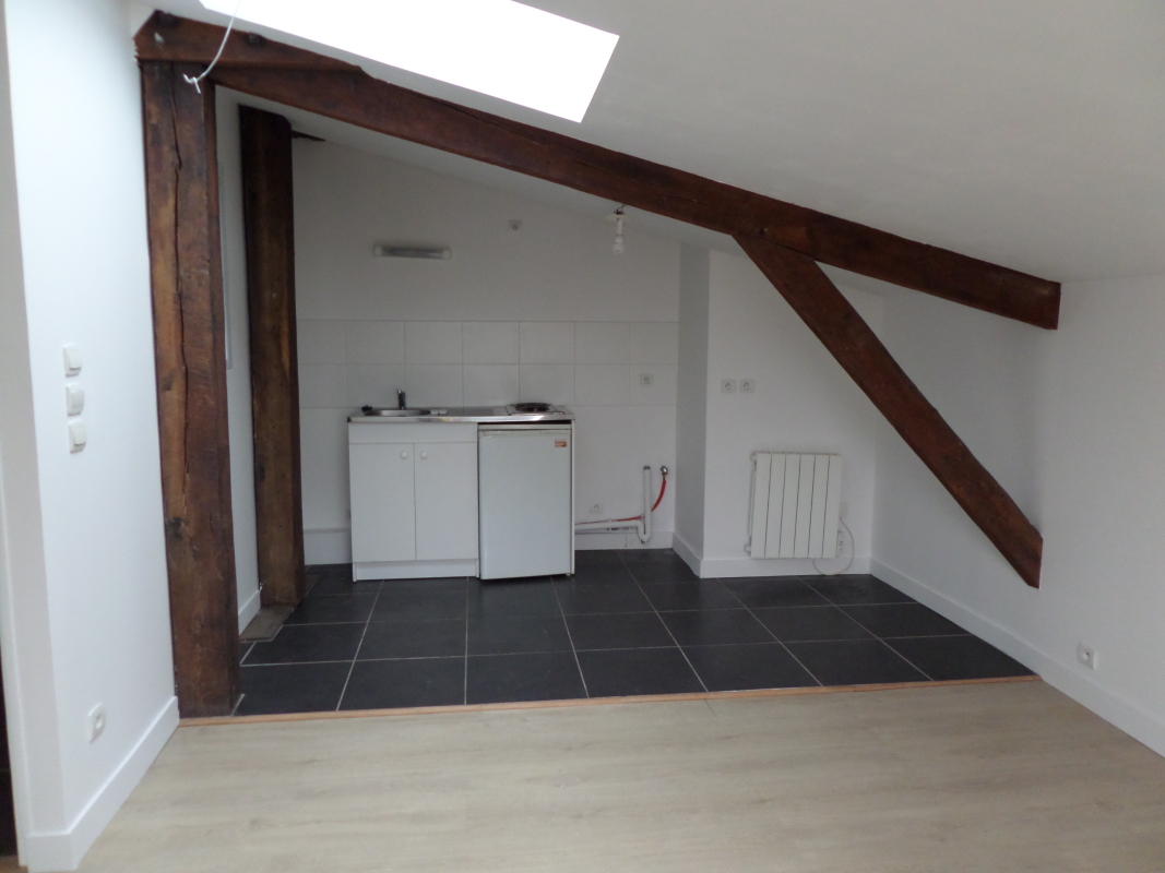 EPERNAY centre, agréable studio
