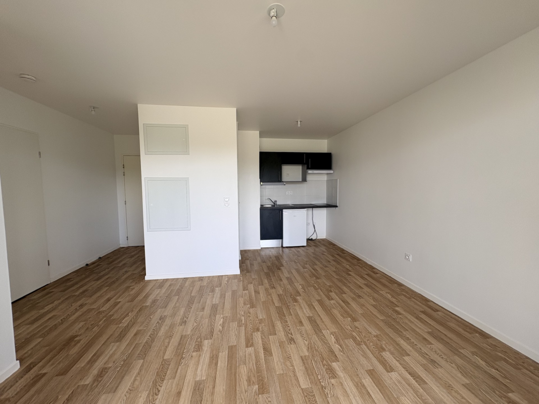 F2 récent avec loggia et parking CORMONTREUIL