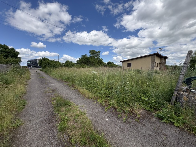Terrain 850 m² · à Landres · 90 000 €