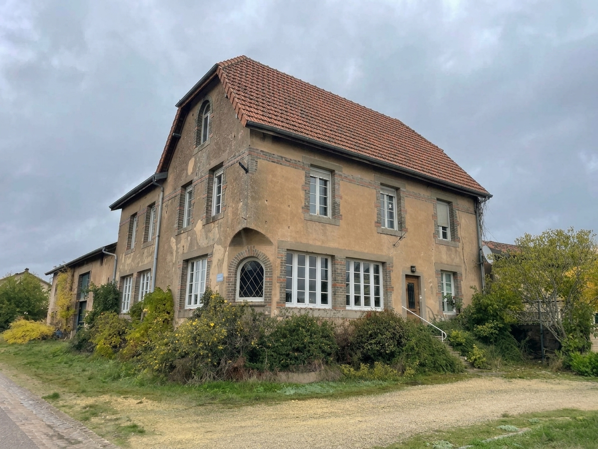 Maison 7 pièces 157 m² · à Herméville-en-Woëvre · 157 m² · 87 000 €
