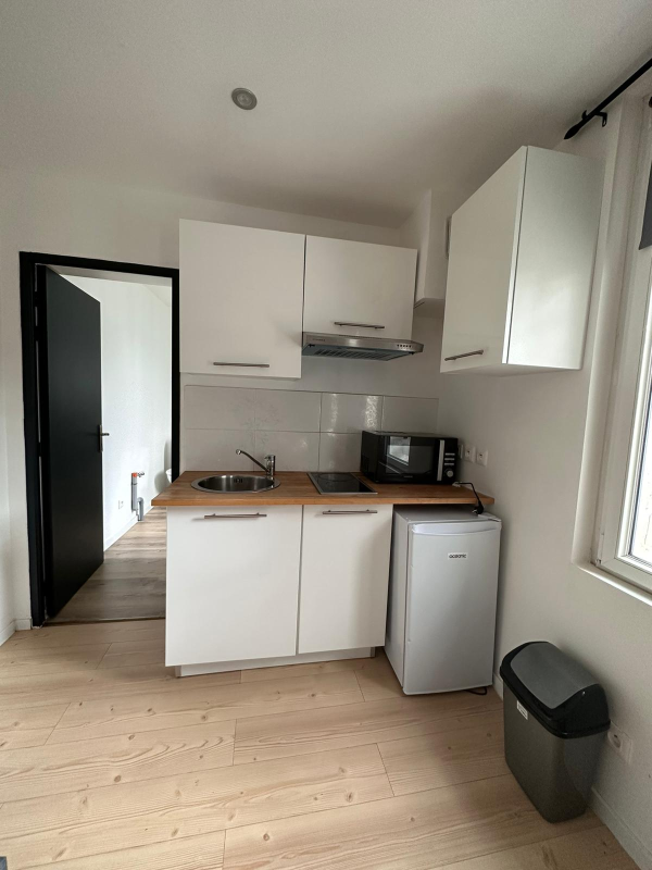 Studio meublé de 20 m² -Rue du sentier - proche IUT - gare