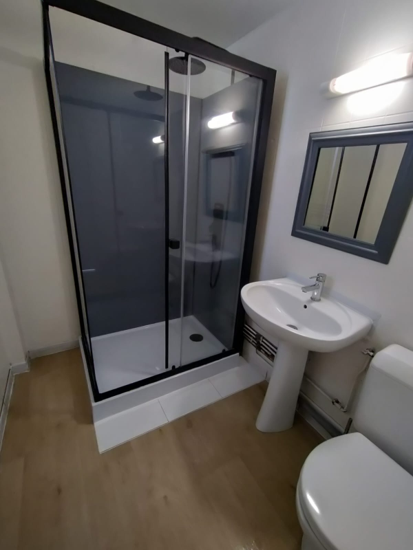 Pas de frais d' agence - Rue du Long Pot à Lille T1 bis avec terrasse - 690€ + charges