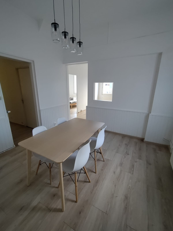 *Sans frais d'agence* F2 meublé de 55 m² au RDC, à 5 min de l'Hôpital - rue JFK à ST QUENTIN