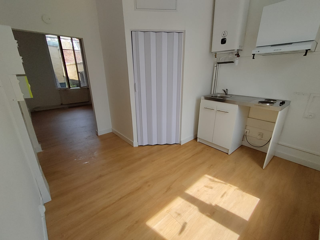 ( SANS FRAIS D'AGENCE) F2 de 22.13m² - Rue Martin du Nord Douai