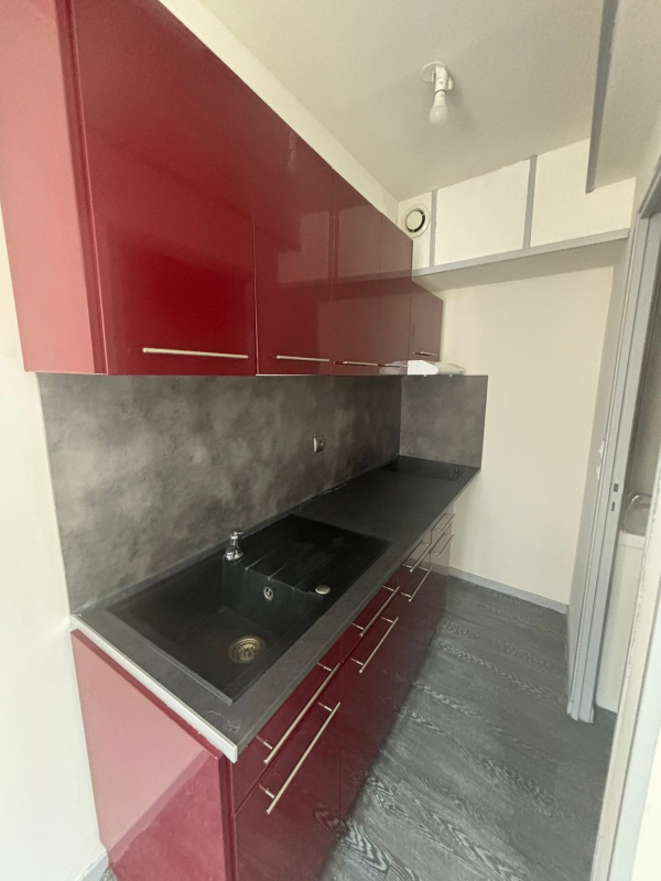 * sans frais d'agence * F2 meublé de 35 m² Centre-Ville, proche Lycées et Elisa Aerospace et stationnements