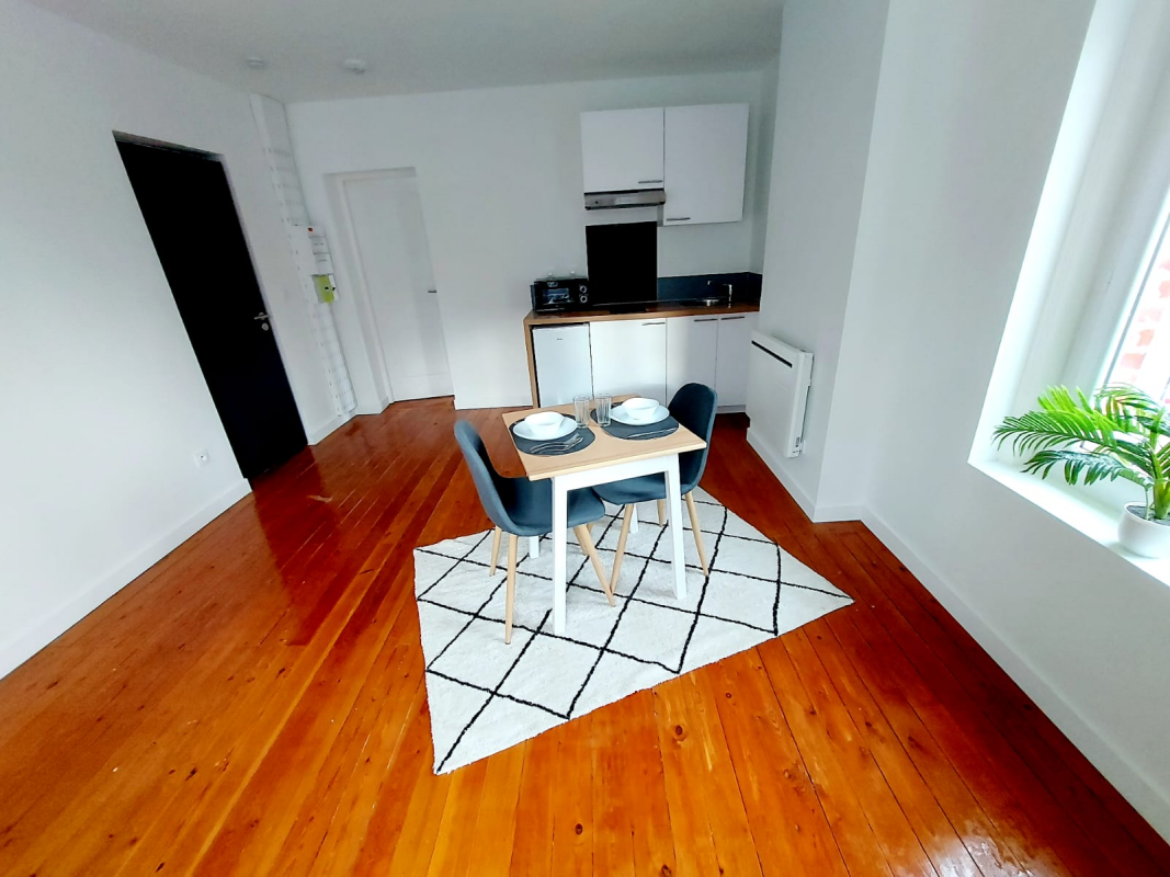 (PAS DE FRAIS D'AGENCE ) À louer – Appartement F2 meublé refait à neuf – Rue Saint-Ladre, Cambrai