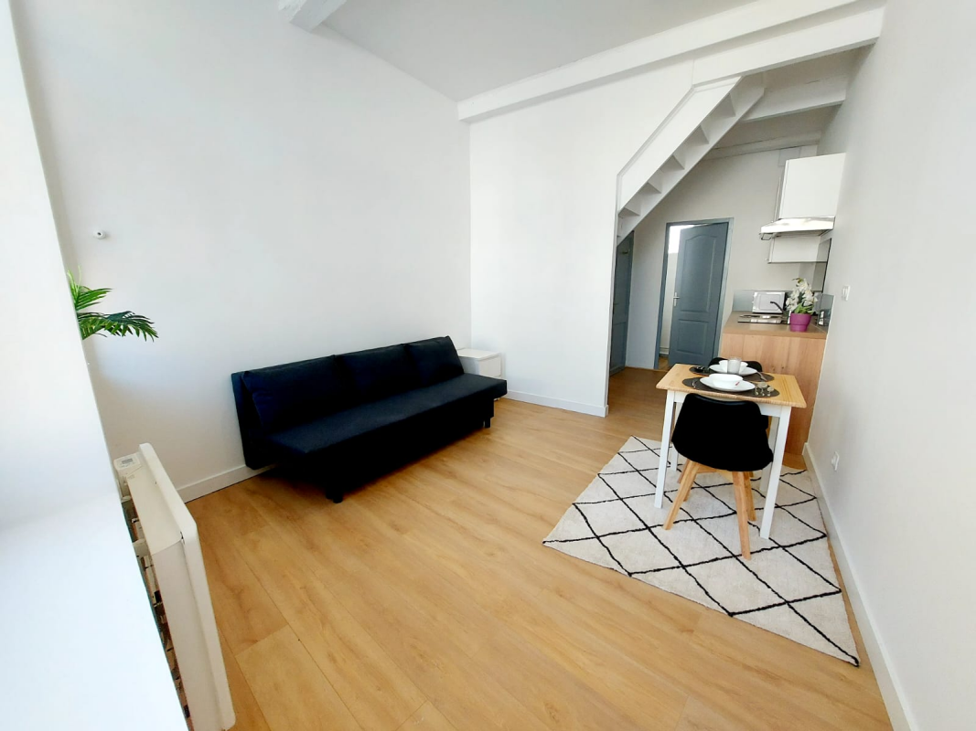 STUDIO meublé de 23 m² centre proche fac et gare