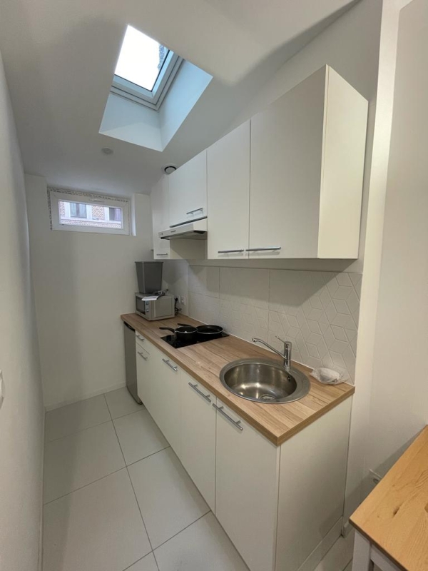 Studio rénové, meublé de 15 m², rue du Colonel Fabien à SAINT QUENTIN