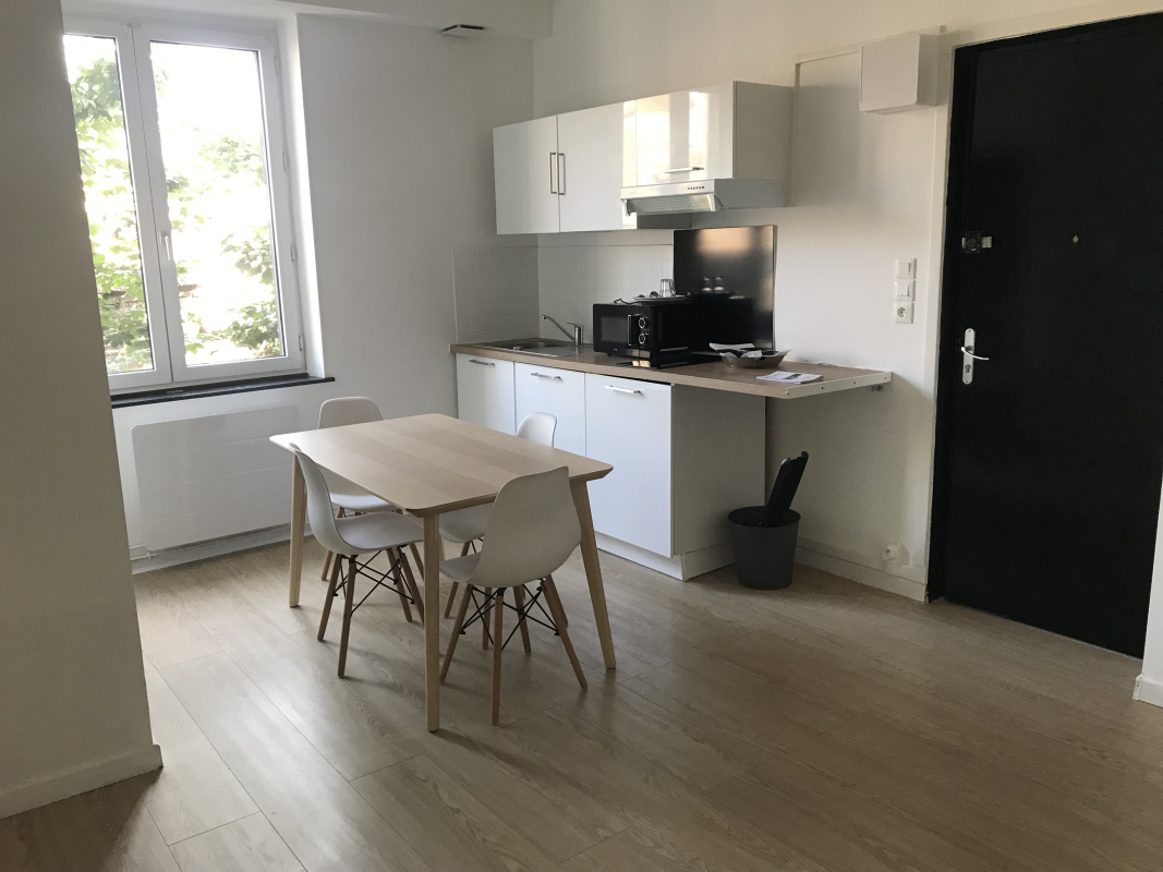 ** SANS FRAIS D'AGENCE ** F2 meublé de 30 m² situé rue du Docteur Cordier