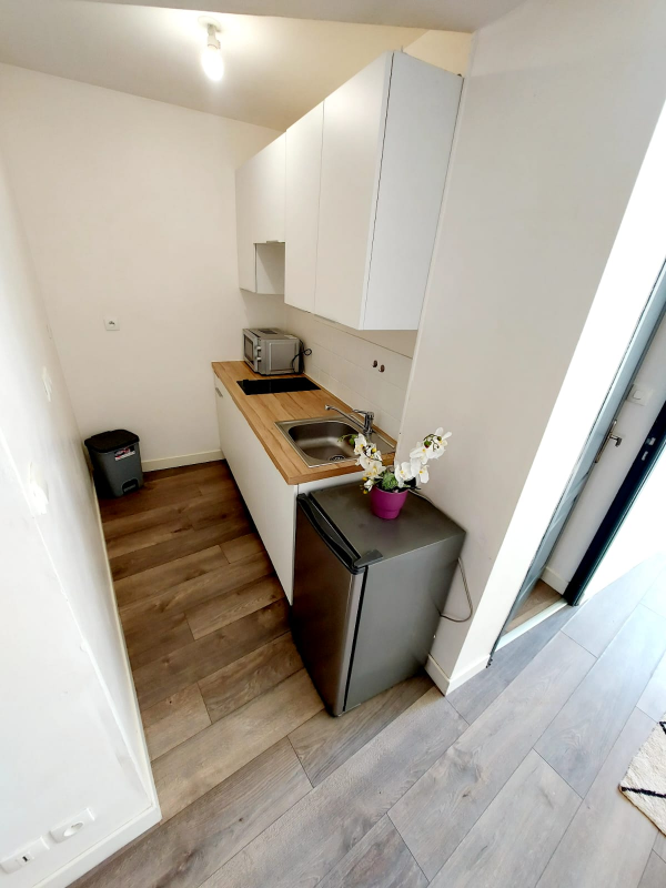 Appartement F3 avec une Cour meublée situe rue de Famille Dervaux, Lewarde