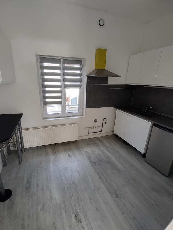 Sans Frais d' Agence - F2 Bis de 70 m² hyper centre-ville - Rue Michelet à ST QUENTIN