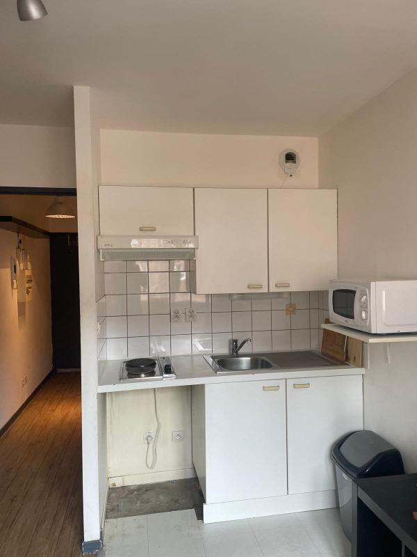 ( PAS DE FRAIS D'AGENCE) Studio meublé 22m2 hyper centre/ Proche de la gare