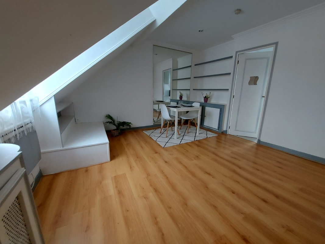 T2 meublé de 35m² - rue Villebois Mareuil (moins de 10 minutes à pied de la gare)