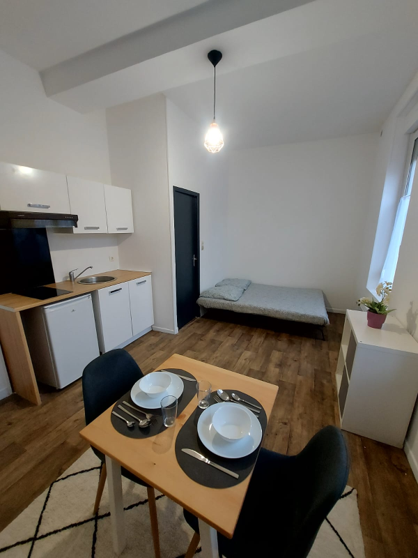 Sans Frais d'Agence - F1 meublé de 23 m² -à 5 min du Centre Ville  -  Place Danton à ST QUENTIN