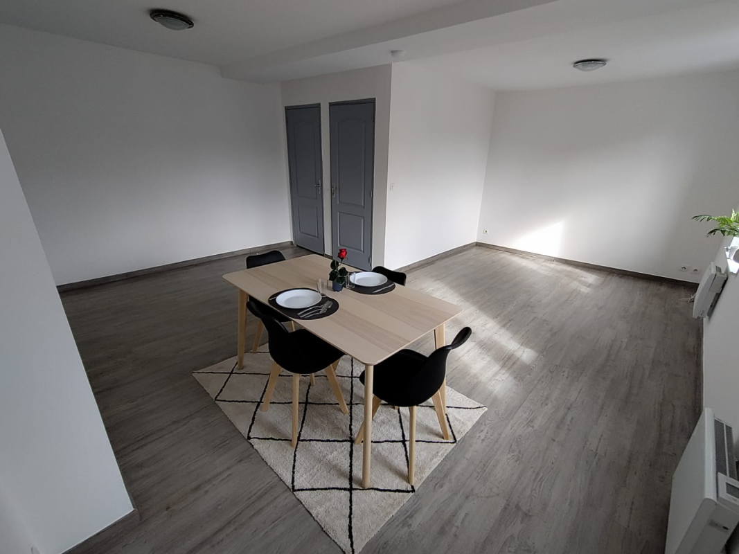 SANS FRAIS D'AGENCE - APPARTEMENT T2 BIS MEUBLE rue Lazare Denain