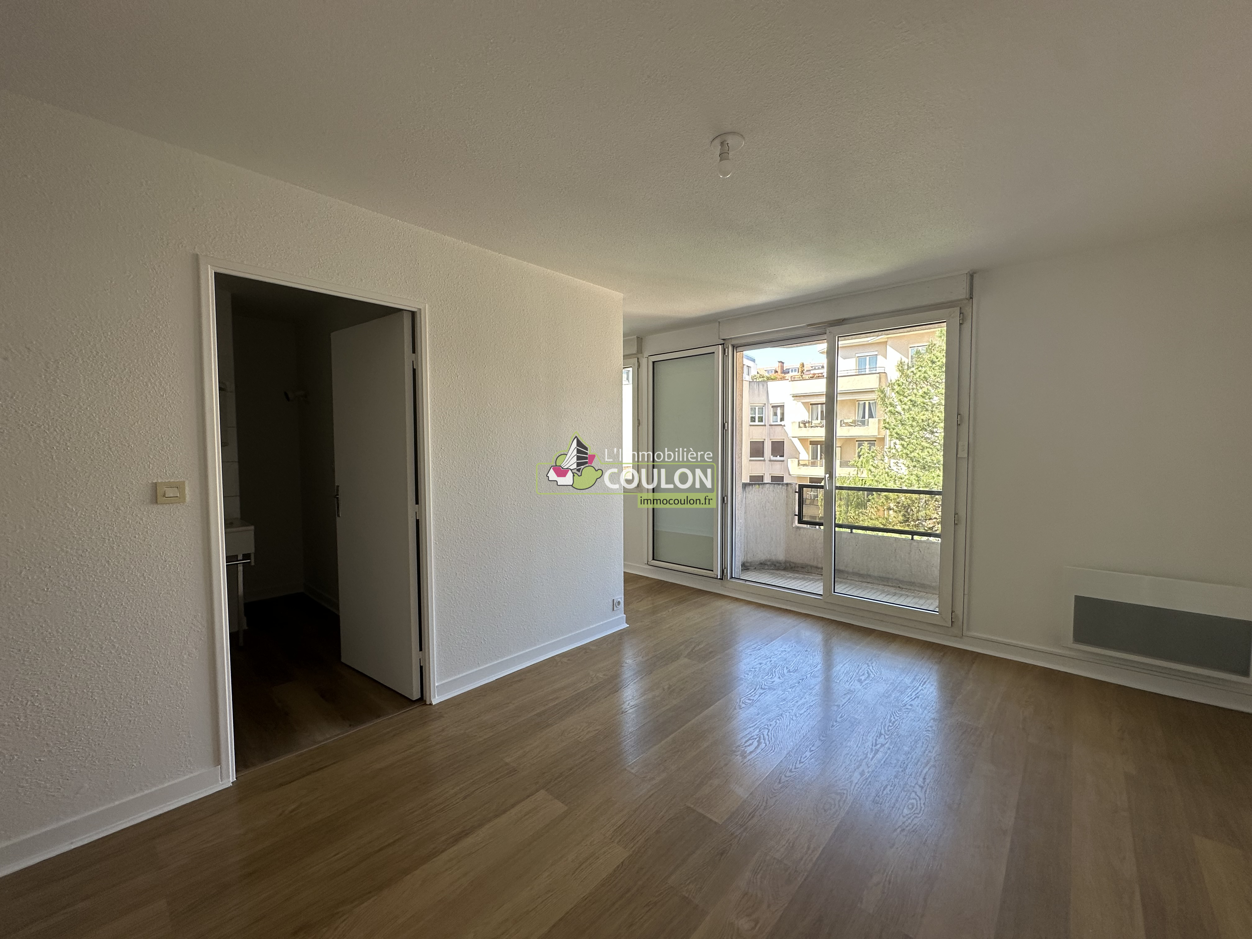 A louer : 580 € CC - T2