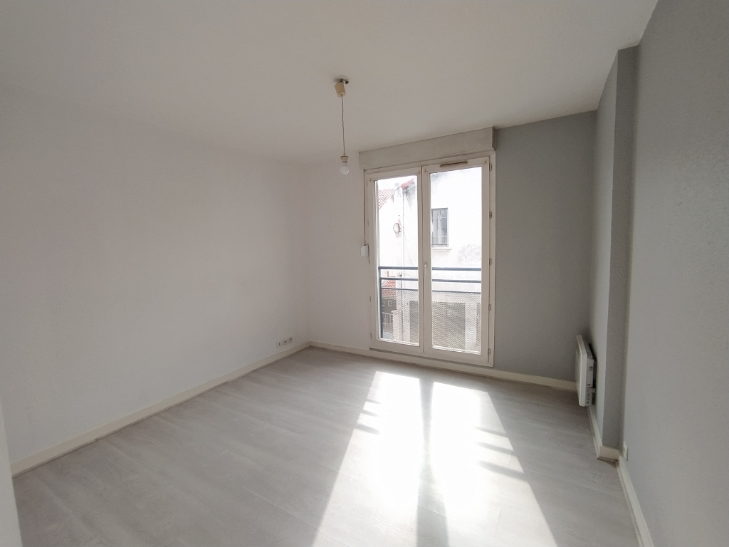 A louer : 360 € - T1