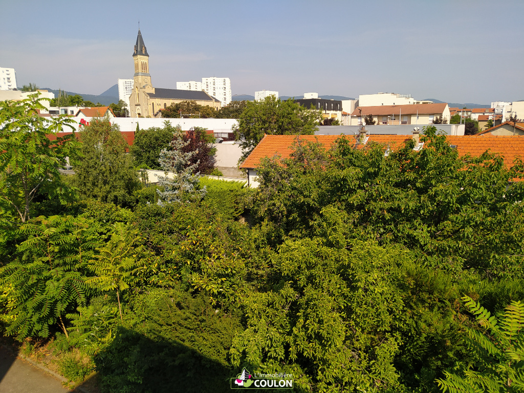 A louer : 300 € - T1