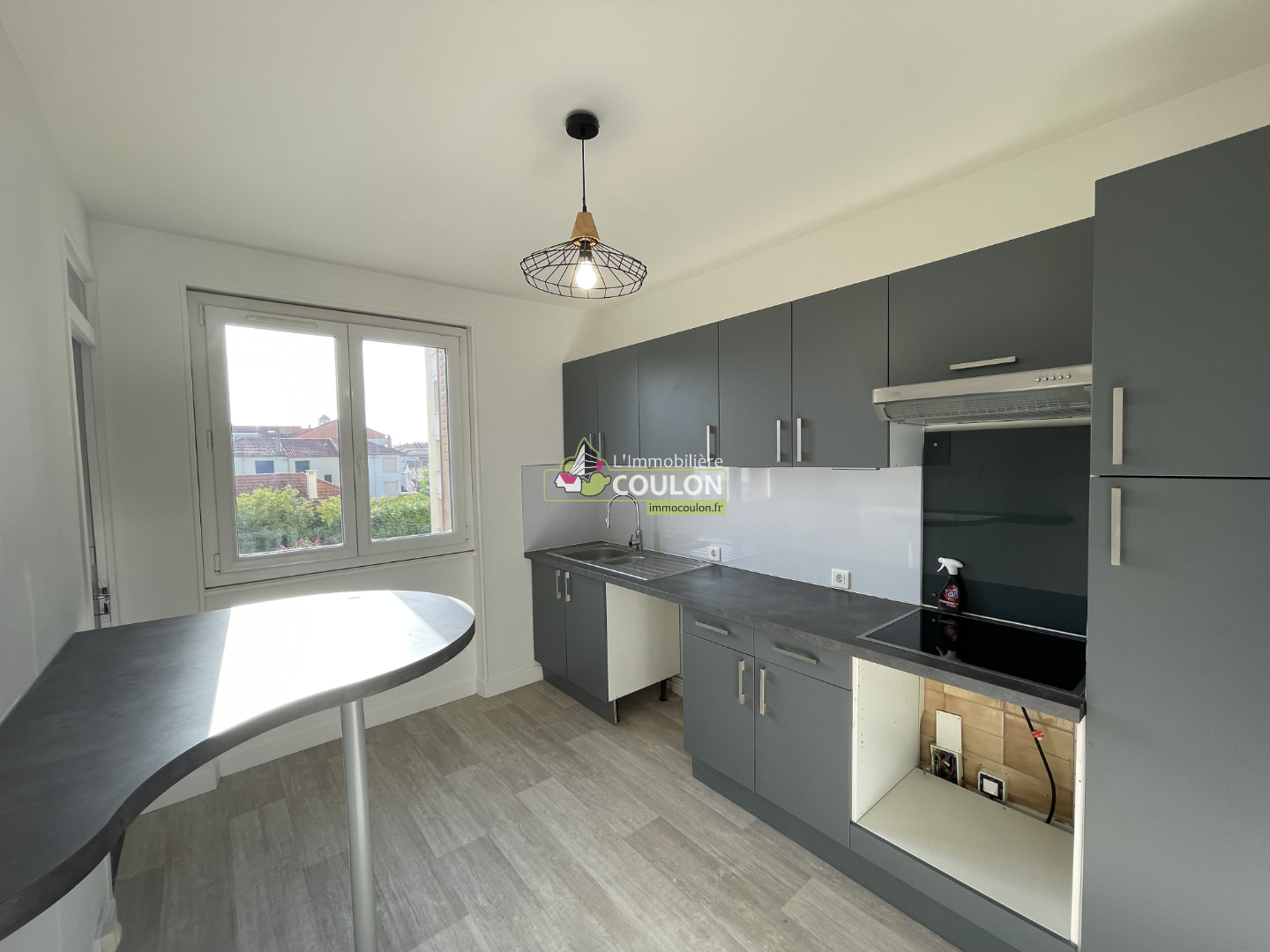 A louer : 910 € CC - T4