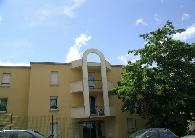 A louer : 365 € - T1