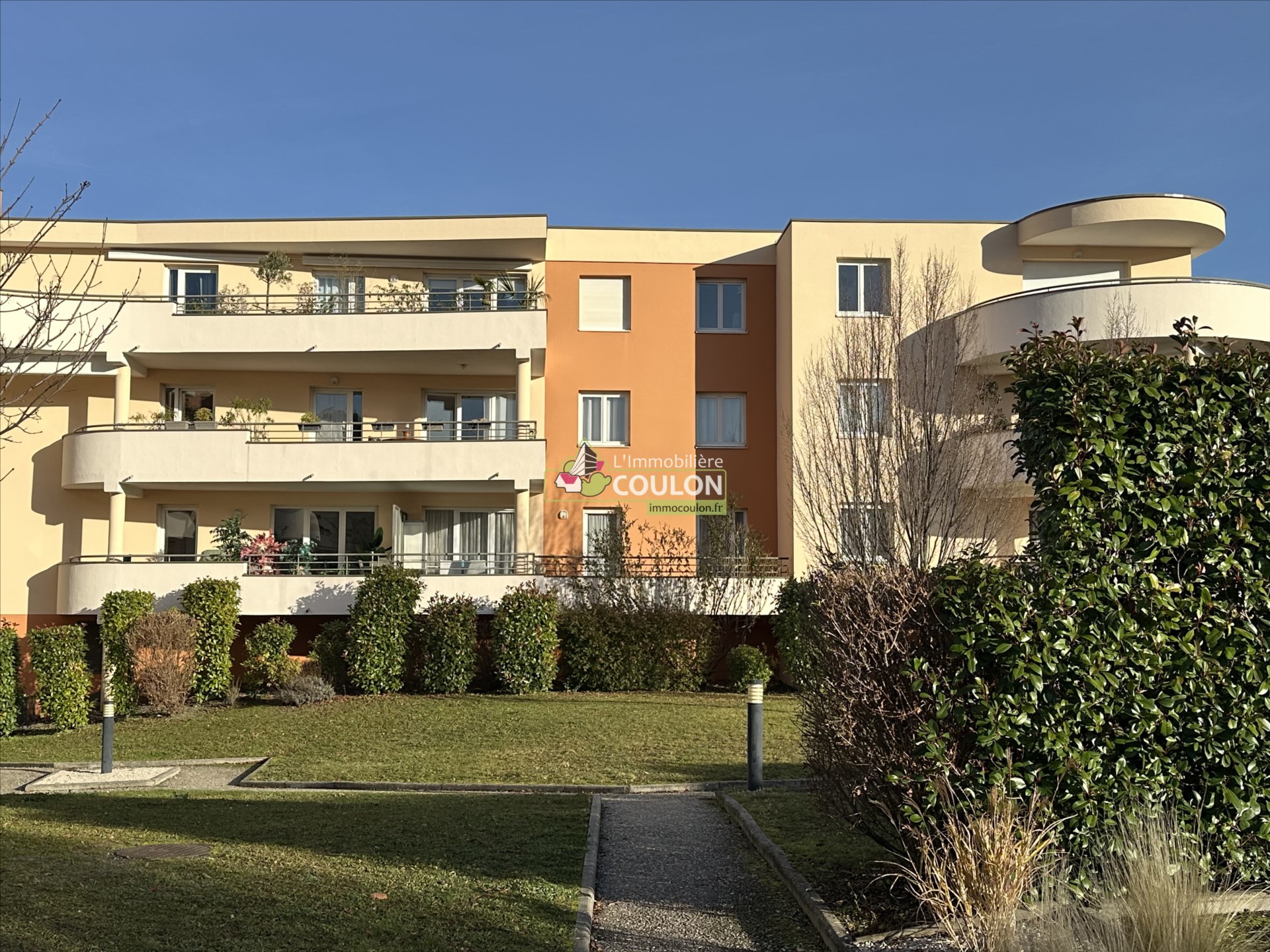 A louer : 1 020 € - T4