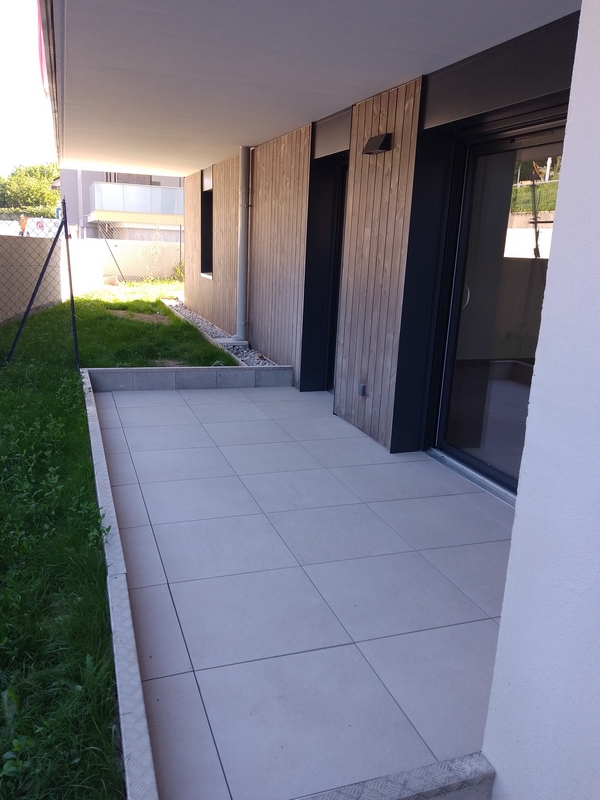 Type 2 neuf avec terrasse et parking couvert