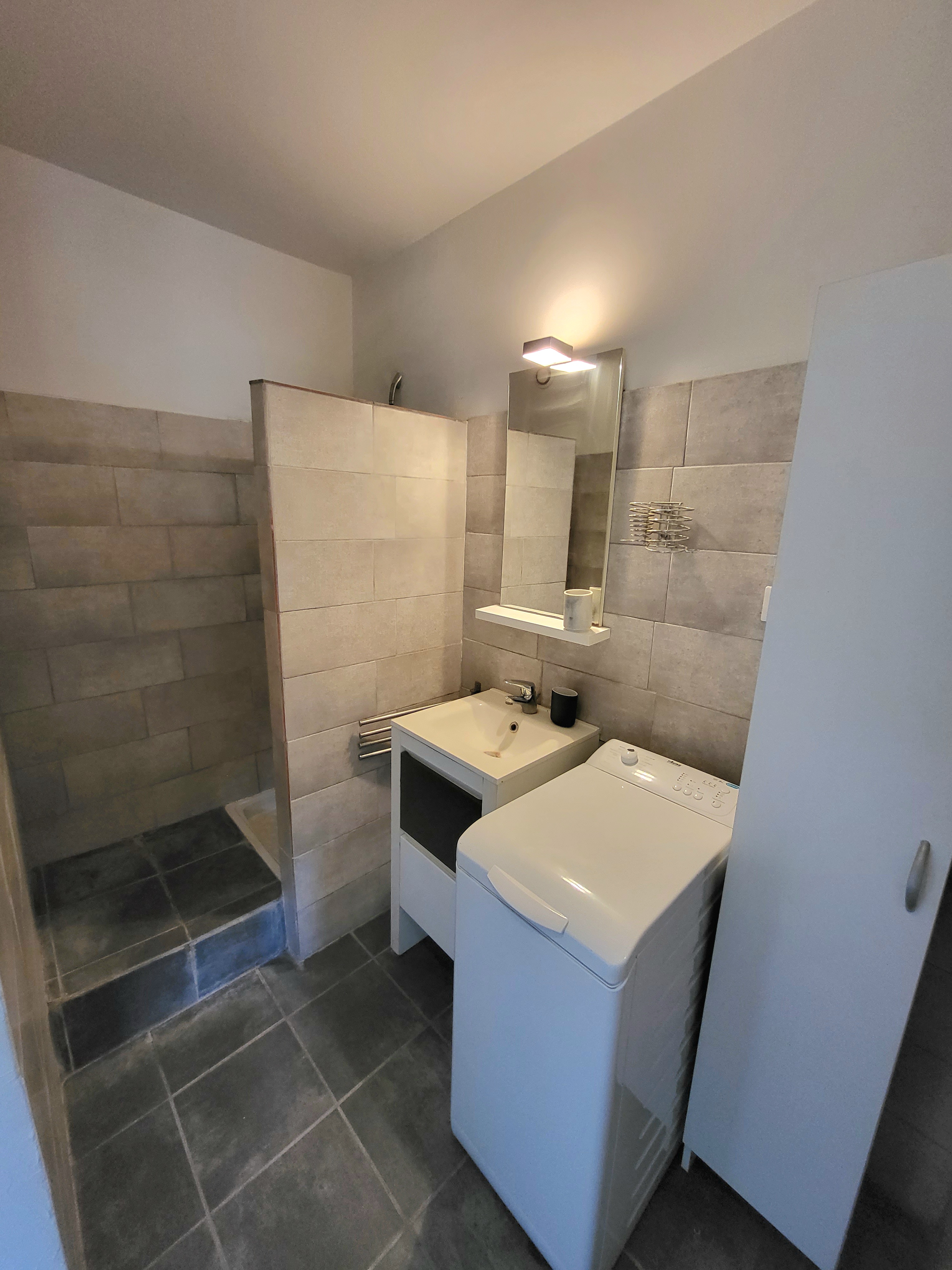 Studio meublé - HYERES