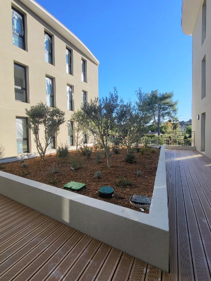 Local professionnel 68m² - LA GARDE