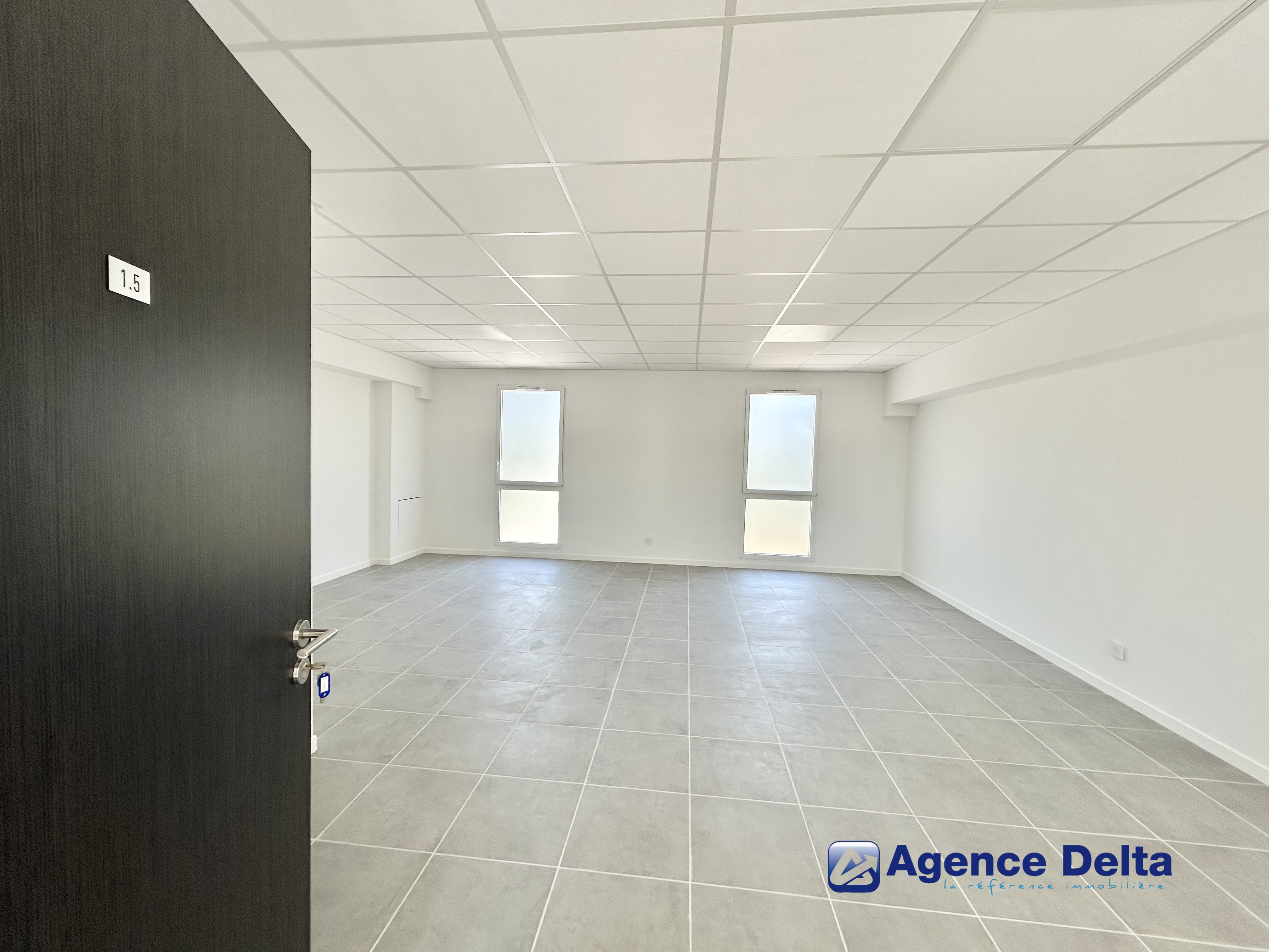 Local professionnel 43m²- LA GARDE