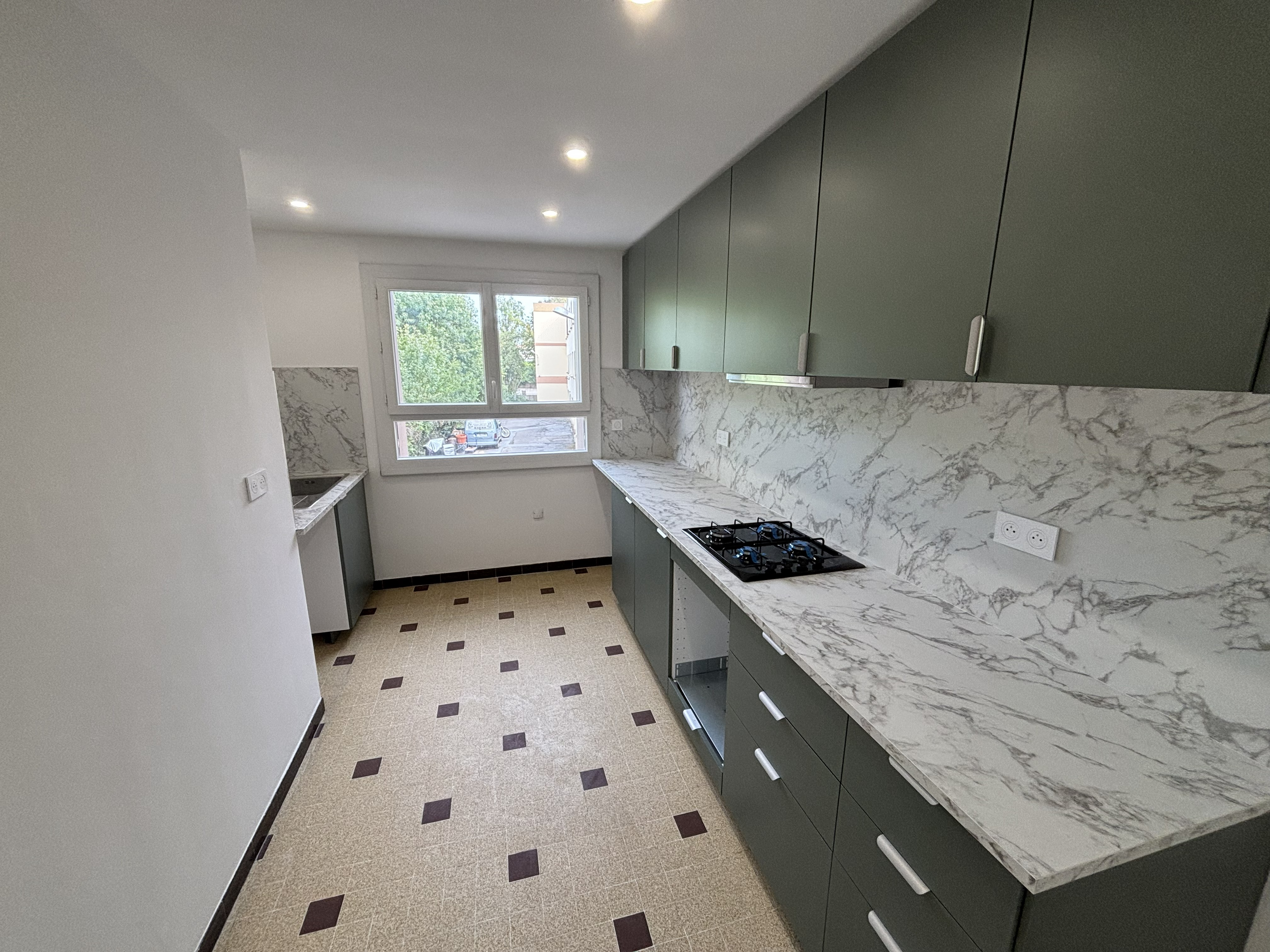 APPARTEMENT T4 REFAIT À NEUF - LA GARDE