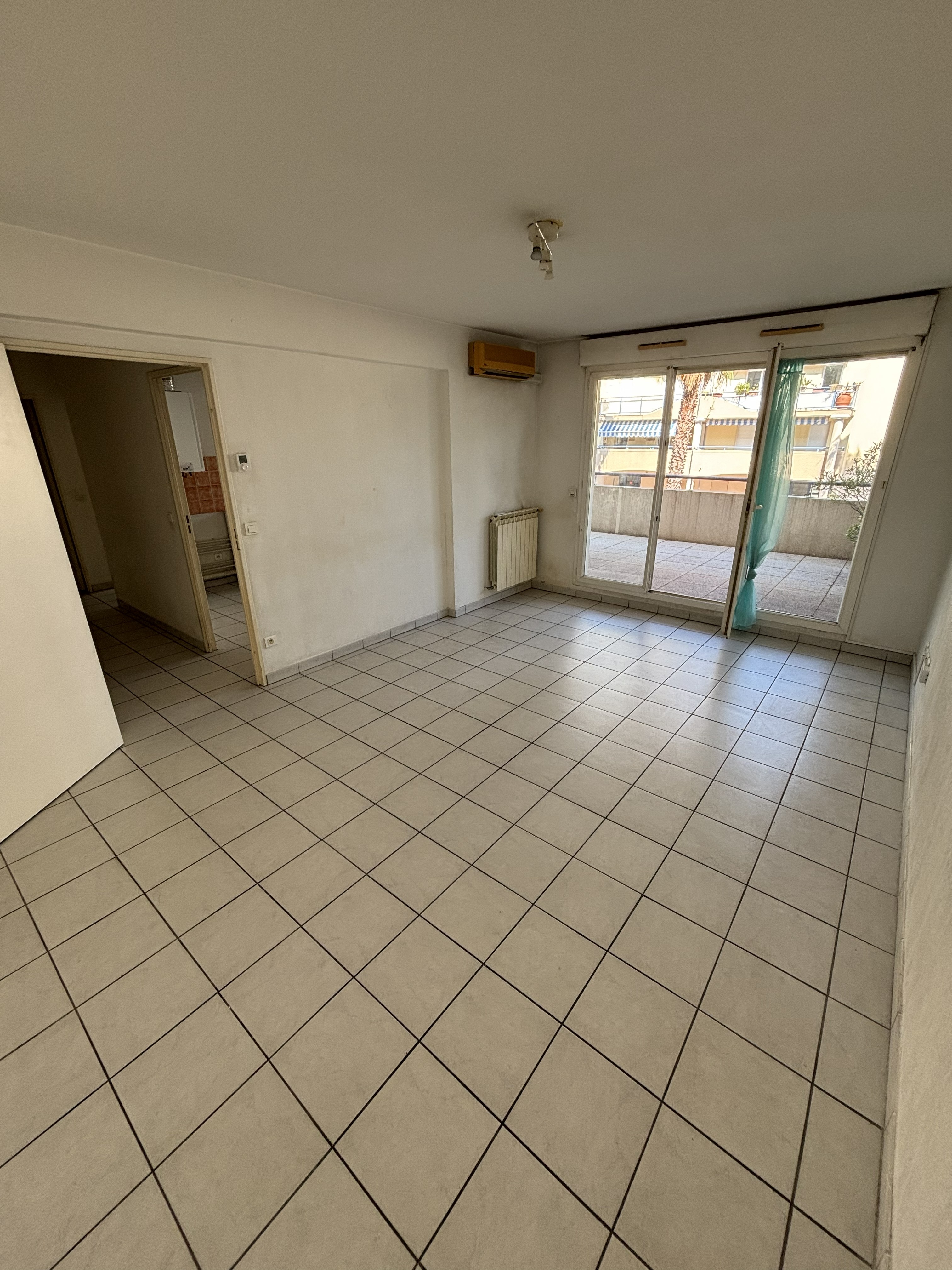 APPARTEMENT T2 - LA GARDE