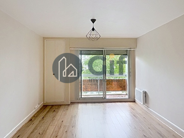 Appartement F1 25M² La Varenne avec parking
