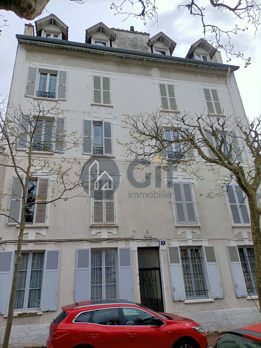 Studio meublé à ST MAUR