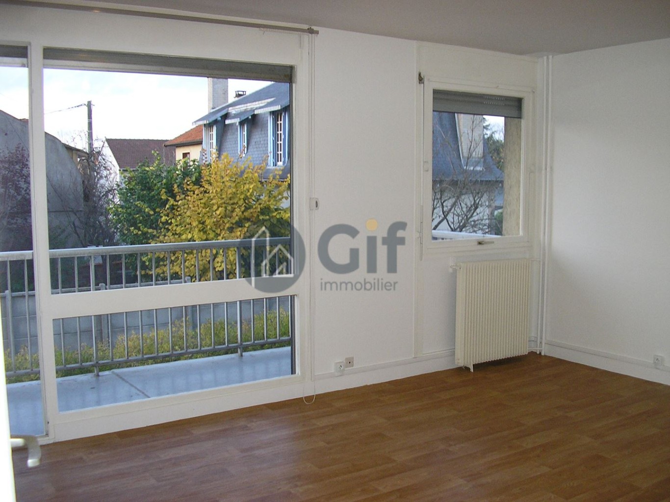 Studio 26m² Créteil avec parking et balcon