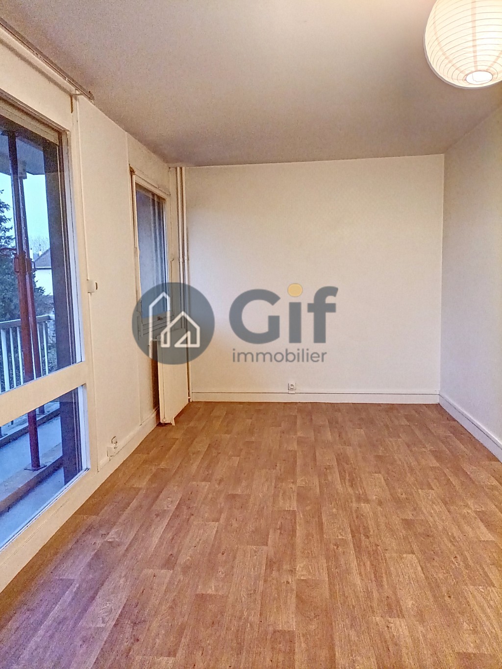 Studio 26m² Créteil avec parking et balcon