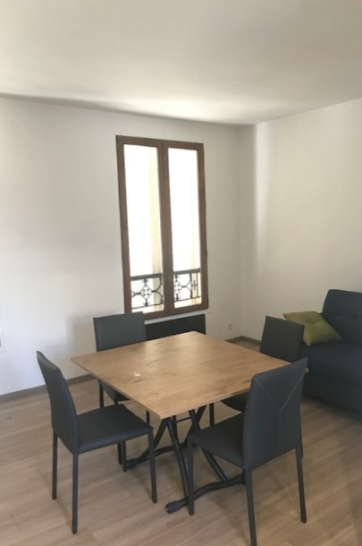 A LOUER 2 PIÈCES MEUBLÉ SURESNES
