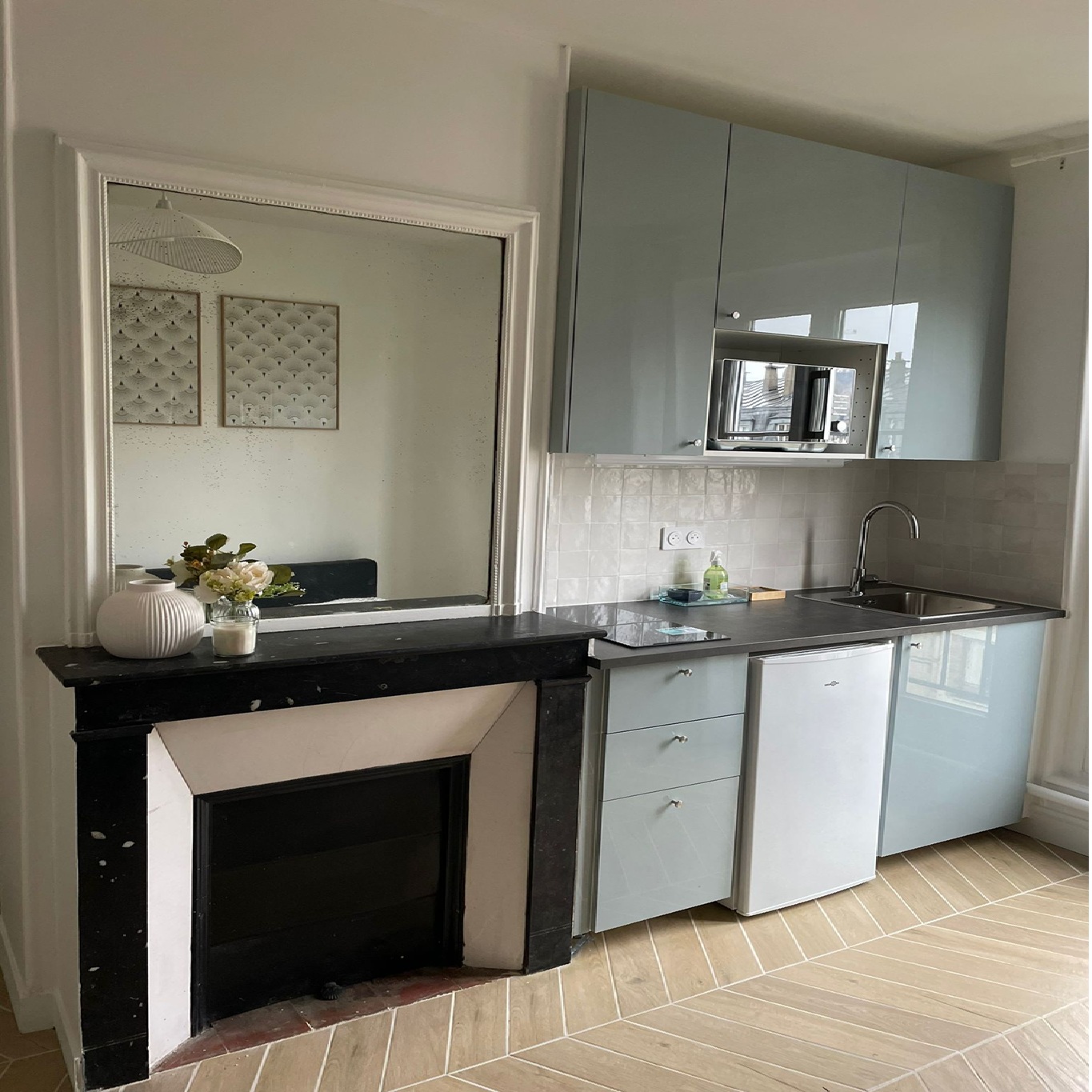 A louer Studio meublé PARIS 15ème