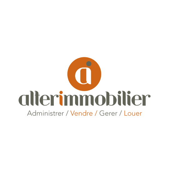 Grand local commercial 180 m2 coeur de ville de Saint Gilles les Bains